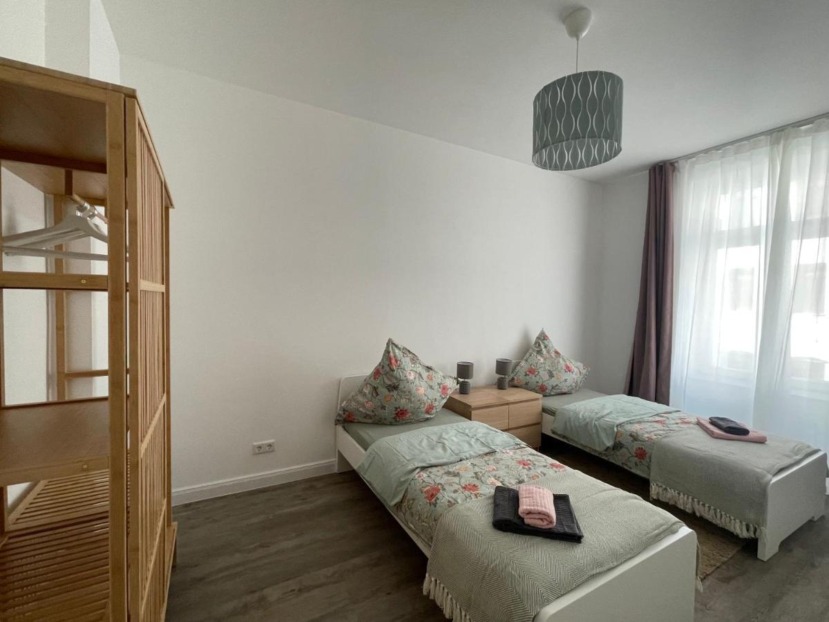 Boutique Hotel Pension Luisengruen Kueche 1Gbs Wlan Netflix Disney Magentatv เคมนิตซ์ ภายนอก รูปภาพ
