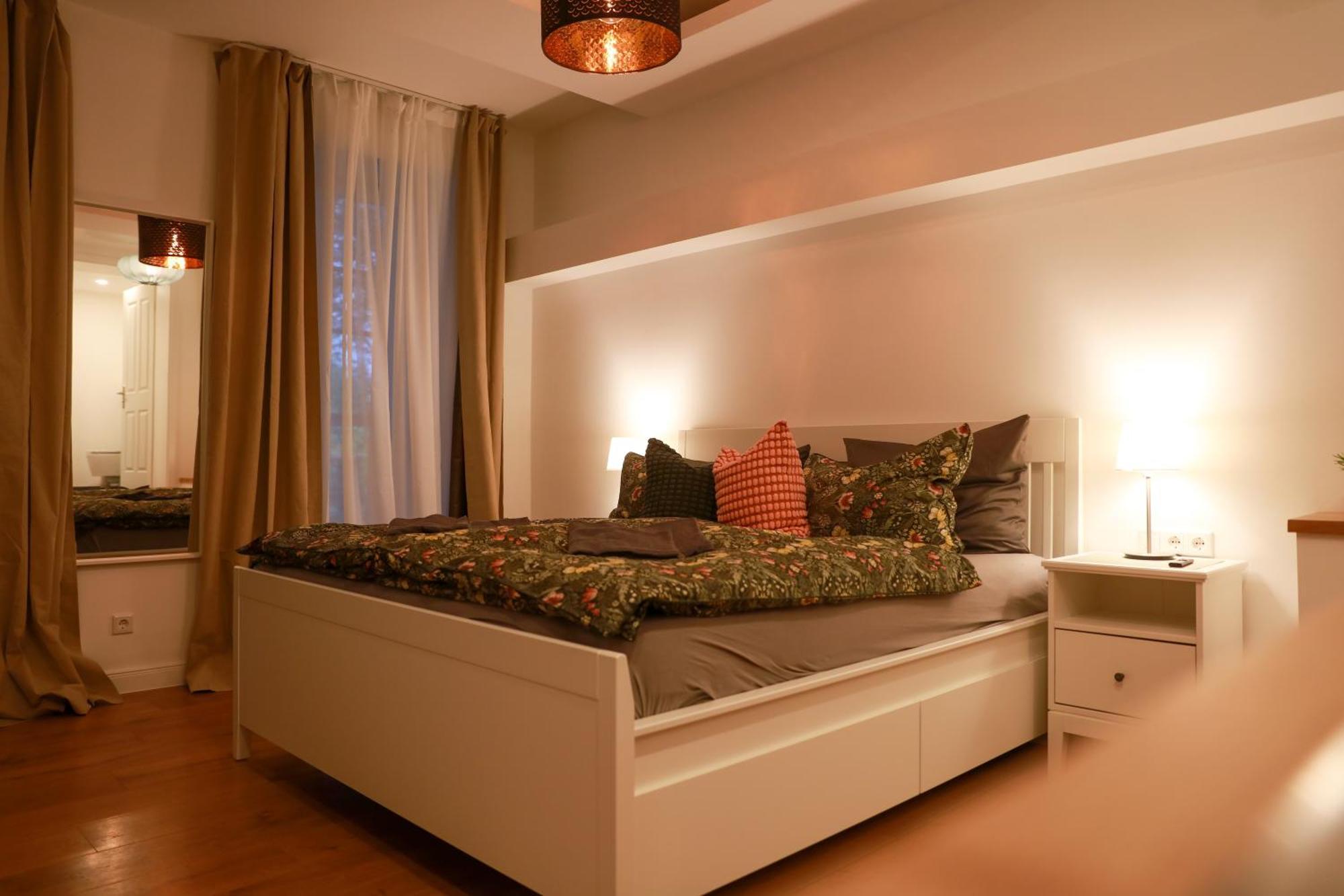 Boutique Hotel Pension Luisengruen Kueche 1Gbs Wlan Netflix Disney Magentatv เคมนิตซ์ ภายนอก รูปภาพ