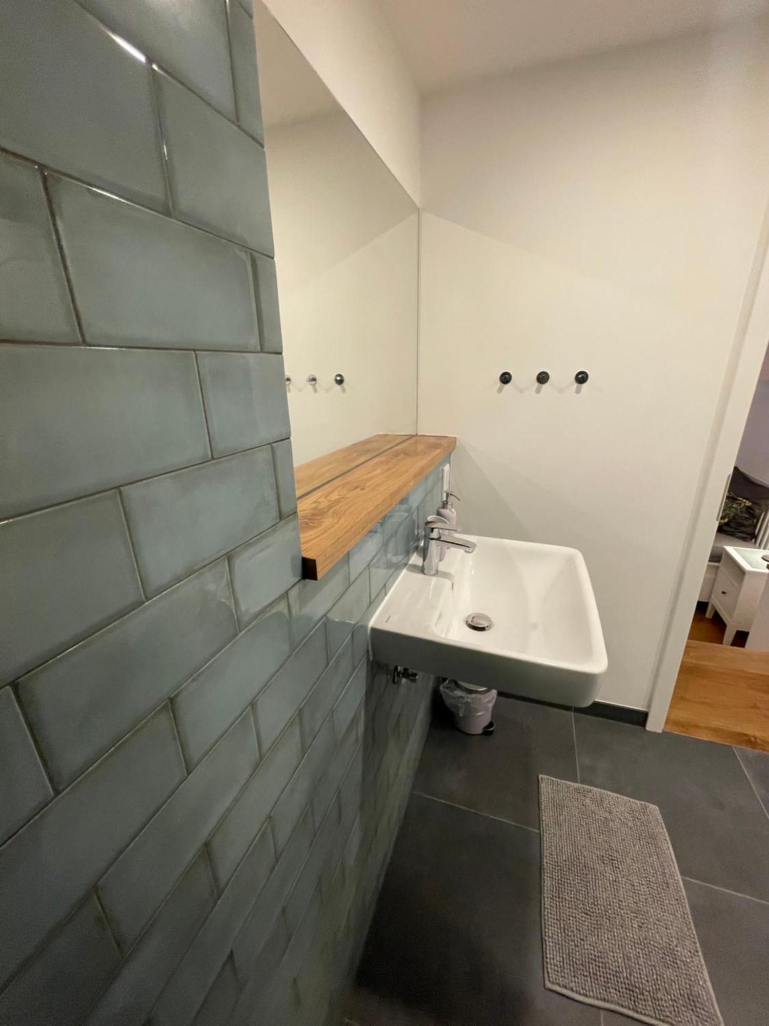 Boutique Hotel Pension Luisengruen Kueche 1Gbs Wlan Netflix Disney Magentatv เคมนิตซ์ ภายนอก รูปภาพ