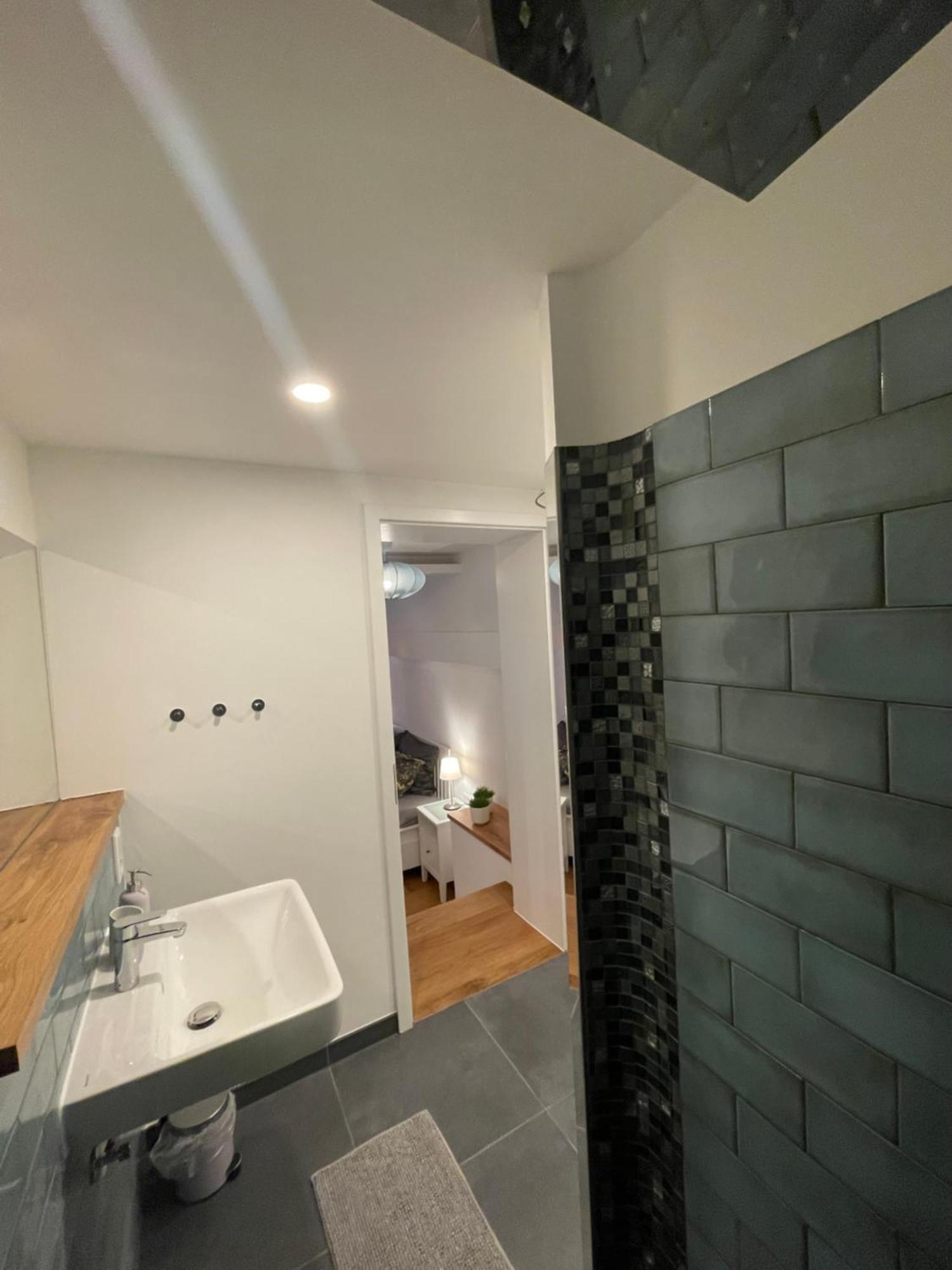 Boutique Hotel Pension Luisengruen Kueche 1Gbs Wlan Netflix Disney Magentatv เคมนิตซ์ ภายนอก รูปภาพ