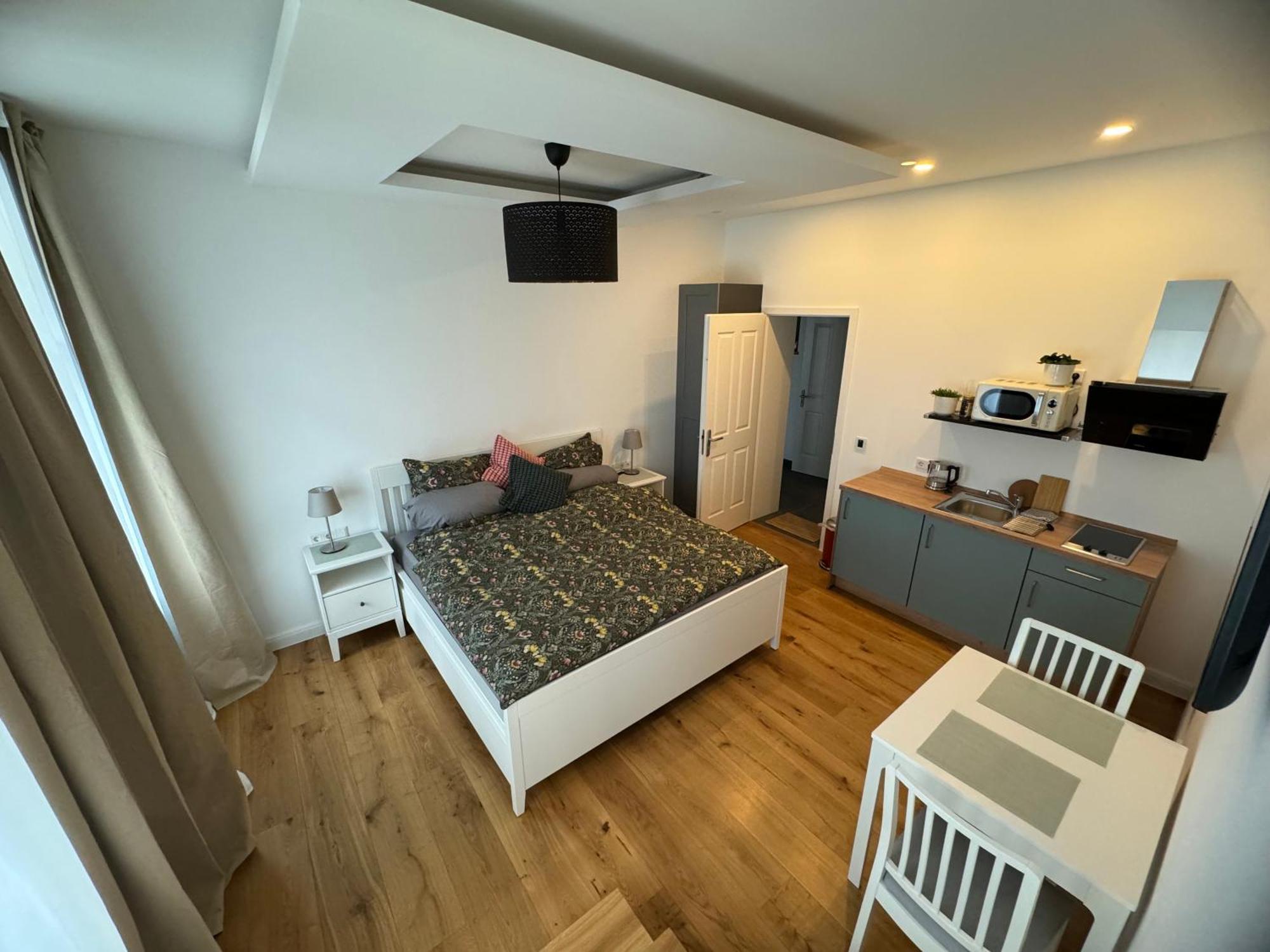 Boutique Hotel Pension Luisengruen Kueche 1Gbs Wlan Netflix Disney Magentatv เคมนิตซ์ ภายนอก รูปภาพ