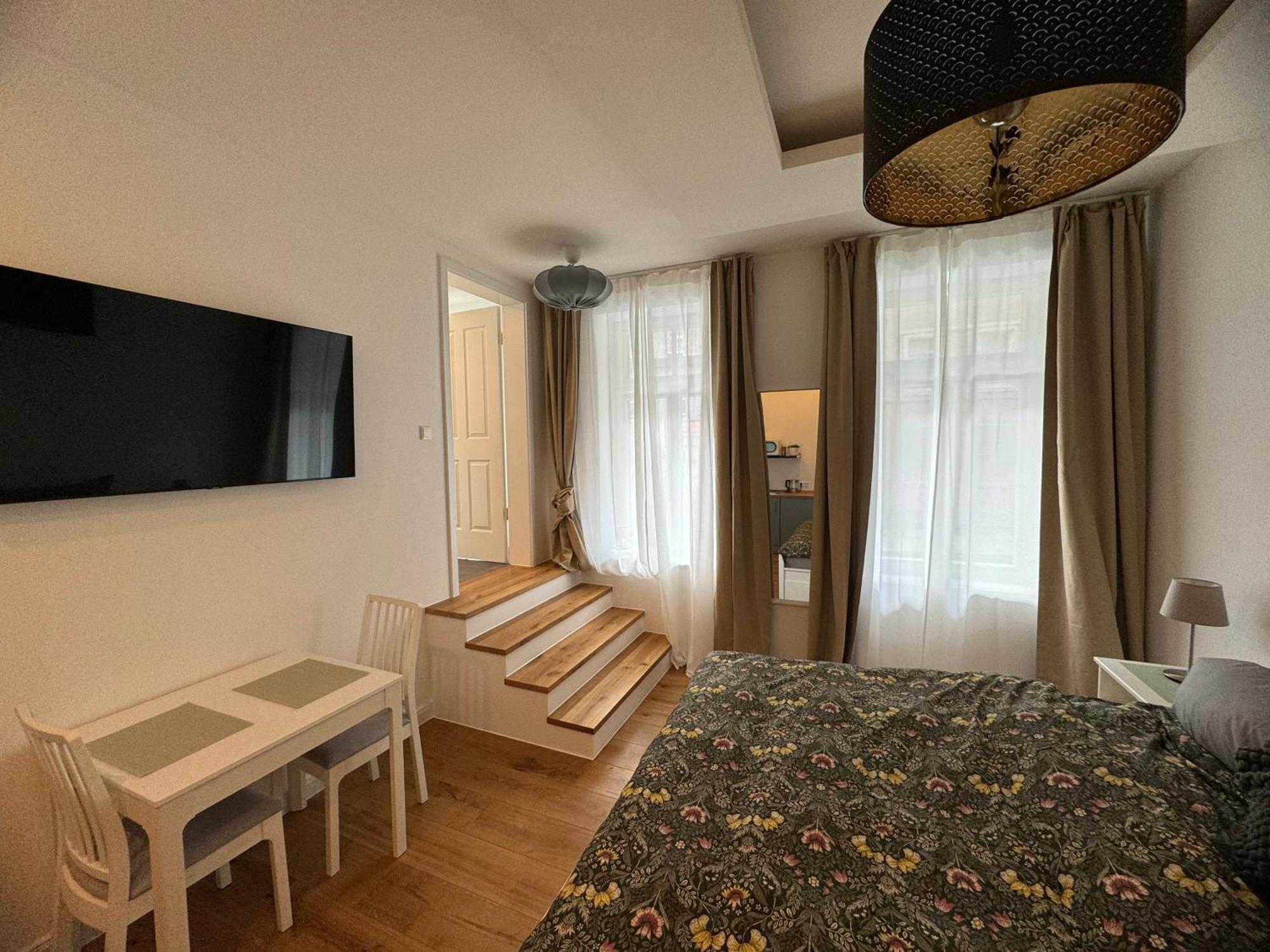 Boutique Hotel Pension Luisengruen Kueche 1Gbs Wlan Netflix Disney Magentatv เคมนิตซ์ ภายนอก รูปภาพ