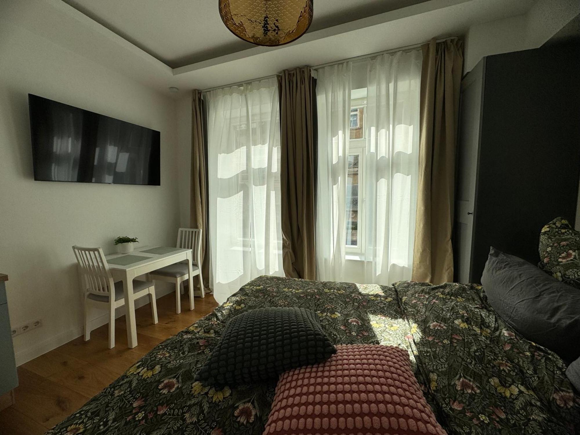 Boutique Hotel Pension Luisengruen Kueche 1Gbs Wlan Netflix Disney Magentatv เคมนิตซ์ ภายนอก รูปภาพ